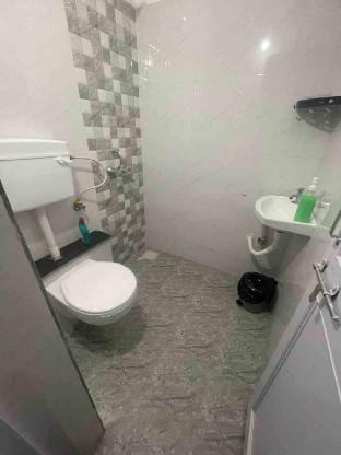 Oxford: Studio Room in Koregaon Park | Lakeview Vacation rental in Pune