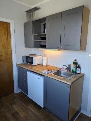 Railside Track Apartment (OJ1-2) Apartment in Nordland, Norway