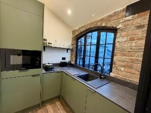 Japandi Inspired Studio in Jewellery Quarter Bham Vacation rental in Birmingham