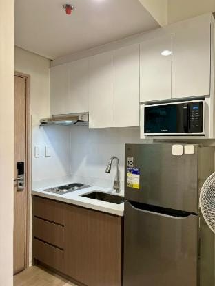 Stylish City Condo near SM City Sta Rosa Vacation rental in Santa Rosa