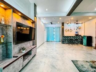 Villa de Aqua ECR - Villa 2 Rain shower pool Vacation rental in Tamil Nadu