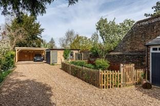 Luxury 4-Bed Townhouse Hertford Vacation rental in Hertford