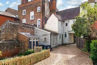 Luxury 4-Bed Townhouse Hertford Vacation rental in Hertford