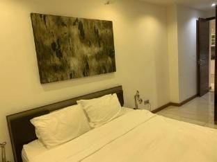Crown Luxury Apartment 3 Bed Room Apartment in Colombo