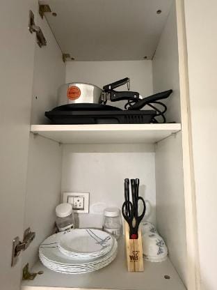 Bay: Private Plush Studio with Hill & Pond View Vacation rental in Pune