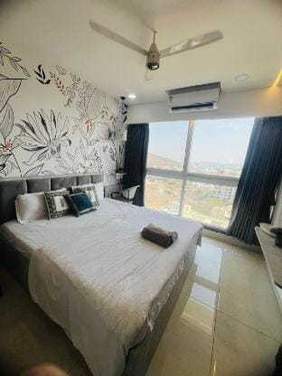 Classy: Studio Apt with Hill & Pond View Vacation rental in Pune
