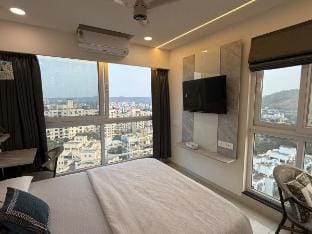 Classy: Studio Apt with Hill & Pond View Vacation rental in Pune