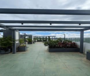 Solace: Pvt Studio at High Floor. AC Fast WiFi Vacation rental in Pune