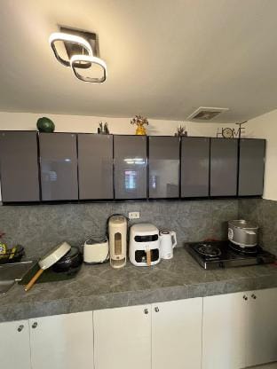 Entire House - Reduta's Residences Vacation rental in Angeles