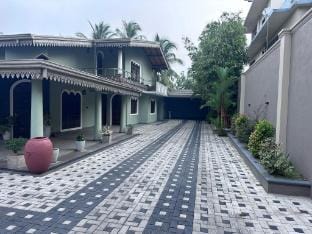 Fences Villa in Galle