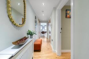 Luxury 70 sqm 1 Bedroom Hoxton Square London Near Old St Tube and Metro Sleeps 4 (F3 HP) Vacation rental in London Borough of Islington