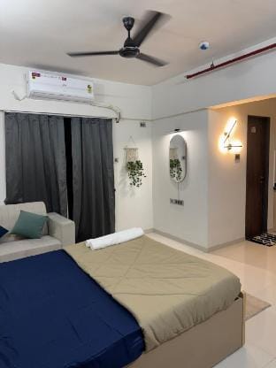 TheAura Studio
Balcony|NearAirport|Couplefriendly Vacation rental in Pune