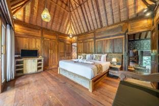 Saughina Ubud Tranquil Ubud Villa with Private Infinity Pool and Jungle Views Villa in Ubud