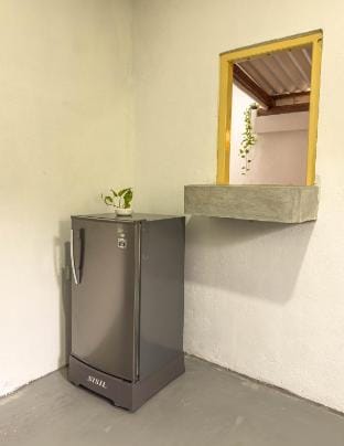 Comfort by the Coast: AC, Hot Water & Kitchen Vacation rental in Ahangama