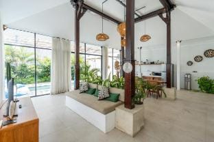 Canggu 4BR Private Pool Rooftop Mila Mou Villa Villa in North Kuta