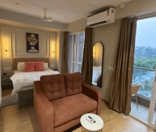 Vivid: Private Studio Apt Near Airport Vacation rental in Pune