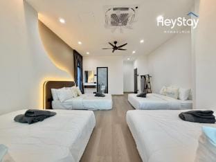 Retreats Villa Luxury 5R4B 30Pax KTV Swimming Pool by HeyStay Management Vacation rental in Malacca