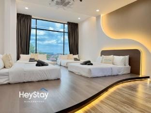 Retreats Villa Luxury 5R4B 30Pax KTV Swimming Pool by HeyStay Management Vacation rental in Malacca