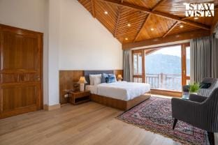 StayVista at Star @ Oakwood Manor Villa in Shimla