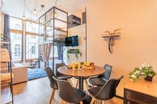 8 Port Miou Magnificent Duplex room 6p Vacation rental in Marseille