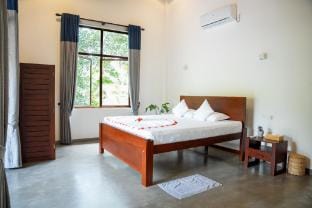Villa Valentina Luxury Escape  Apartment in Hikkaduwa