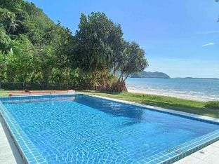 Ocean Bliss Beach House -  Beachfront Pool Villa Vacation rental in Wichit