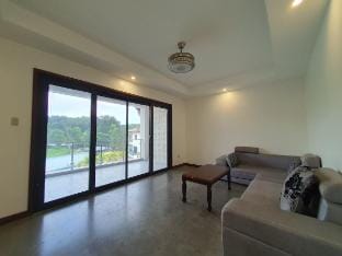 Resort-Style Villa in Angeles City (VILLA D) Vacation rental in Angeles