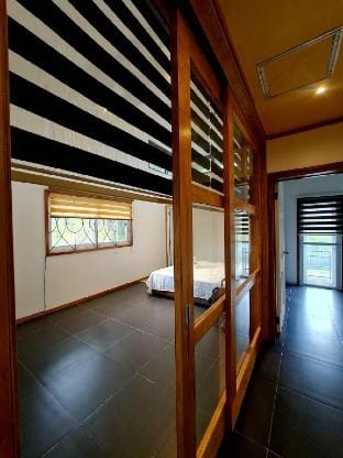 Hidden Oasis Villa Inside Clark (Whitehouse) Vacation rental in Angeles