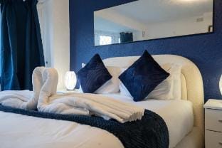 4bd, near NEC, BHX, JLR, Sheldon Vacation rental in Solihull