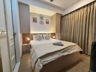 Ivory Stays |Serene| Luxe Studio Near Airport|BL Apartment in Pune