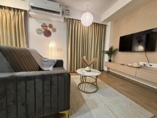 Ivory Stays |Serene| Luxe Studio Near Airport|BL Apartment in Pune