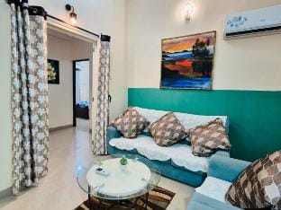 Marvella Serenity 2bhk with shared Pool in Arpora Vacation rental in Goa, India