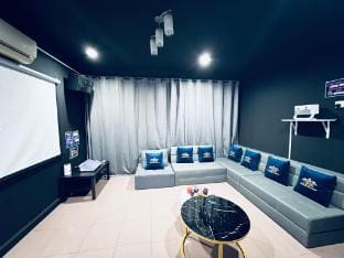 9 Min KLCC | 9KM Mid Valley | Karaoke | 30Pax 7Car Vacation rental in Federal Territory of Kuala Lumpur