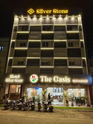 Goroomgo Silver Stone Varanasi Hotel in Varanasi