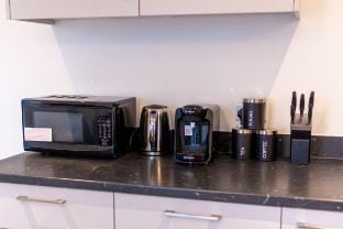 Cosy Modern 2-Bed|Zone 1 LDN|Balcony view of Shard Vacation rental in London Borough of Southwark