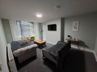 Luxurious 4-Bed House with Sauna  Jacuzzi in Sunderland Vacation rental in Sunderland
