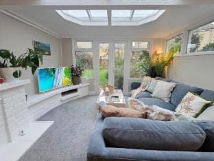 Cosy 2-Bed Flat with Wi-Fi | Near Station, Beach Vacation rental in Folkestone