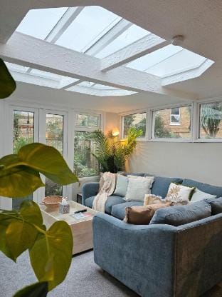 Cosy 2-Bed Flat with Wi-Fi | Near Station, Beach Vacation rental in Folkestone