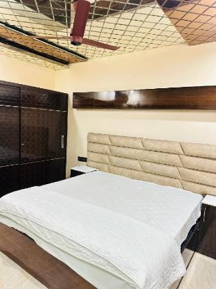 Maanvi Stays Sea Waves Apartment in Visakhapatnam