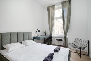 Golden Apartments Łódz - 3 Bedrooms-Narutowicza 56 Vacation rental in Poland