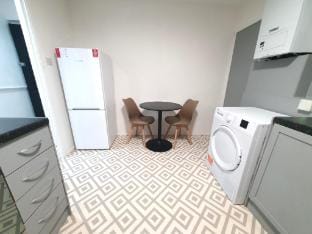 Modern 2 Bedroom Flat in Penge Apartment in Beckenham