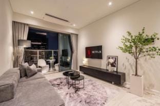 Opera  Apartment - Saigon River Apartment in Ho Chi Minh City
