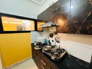 Cynthia - by GetawayZ - 1 BHK Luxury Apartment  Vacation rental in Rishikesh