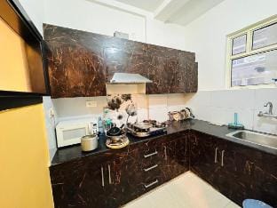 Cynthia - by GetawayZ - 1 BHK Luxury Apartment  Vacation rental in Rishikesh