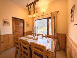 Silvara: 4BHK Villa nr Kainchi Dham | Hilltop View Villa in Uttarakhand