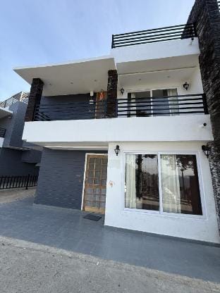 SkyvaleNainital-4BHK Mountain View Villa  Villa in Uttarakhand