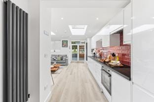 Freehold Street Apartment 1 by Yoko Property Apartment in Northampton