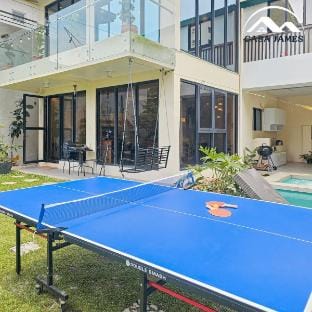 Escape the bustling city life with us — Casa James Vacation rental in Tagaytay