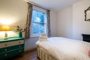 Graceful Period Home in Central Bristol Vacation rental in Bristol