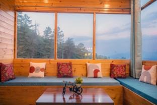 APine Cottages - Two Bedroom, One Luxury Getaway Villa in Himachal Pradesh